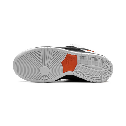 Nike SB Dunk Low TIGHTBOOTH