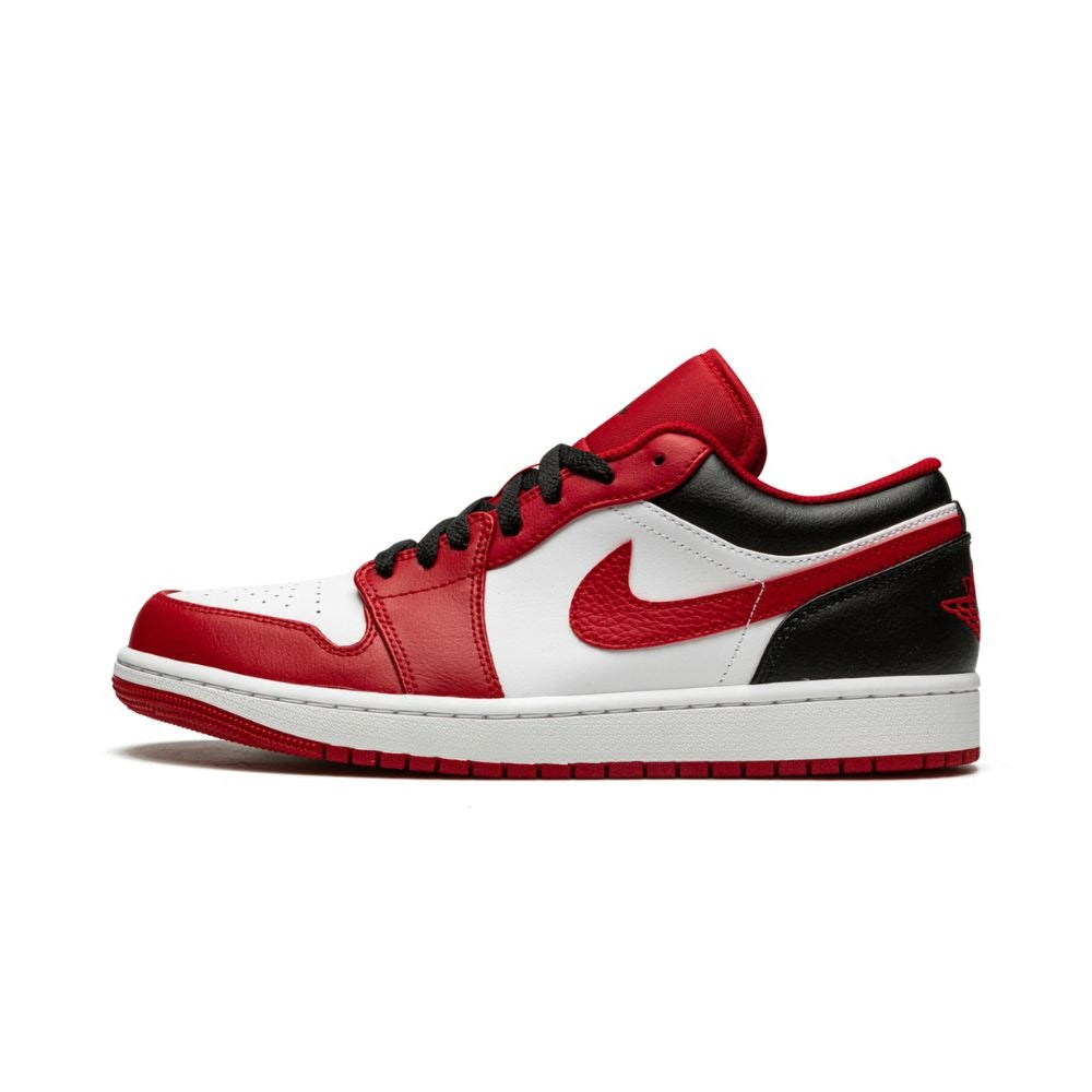 Jordan 1 Low  Bulls